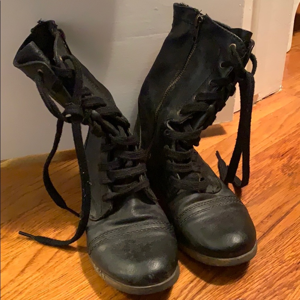 Mossimo combat boots